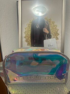 it cosmetics Holographic Teal-Purple Makeup Pouch NWOT